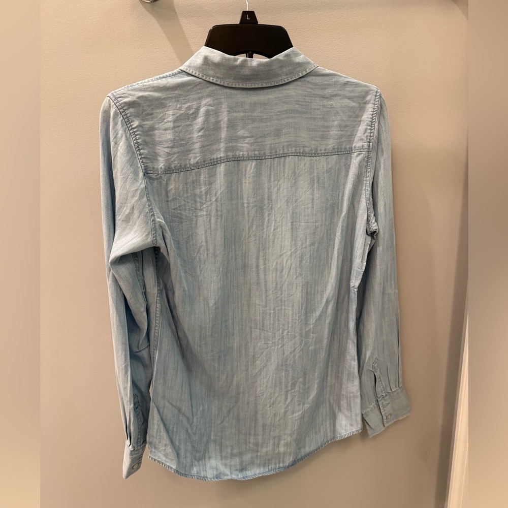 Women’s Untuckit Shirt - Picture 3 of 7